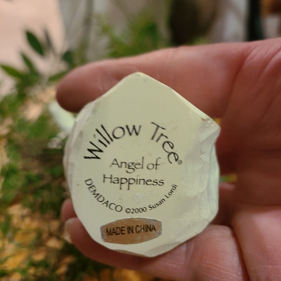 Willow Tree Angel of Happiness 5 & 1/4" - Picture 3 of 6